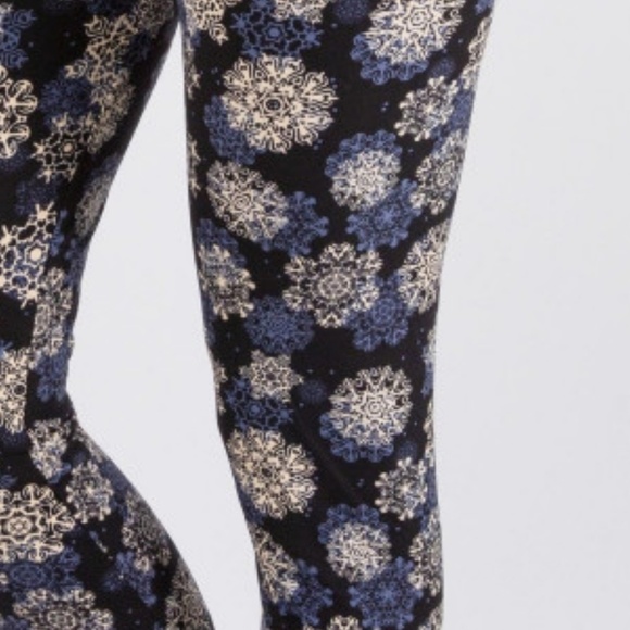 Snowflakes Leggings Black blue and white - Picture 2 of 2
